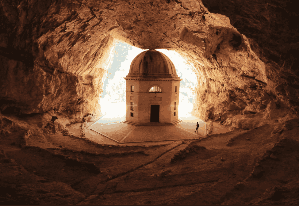 Frasassi Caves
