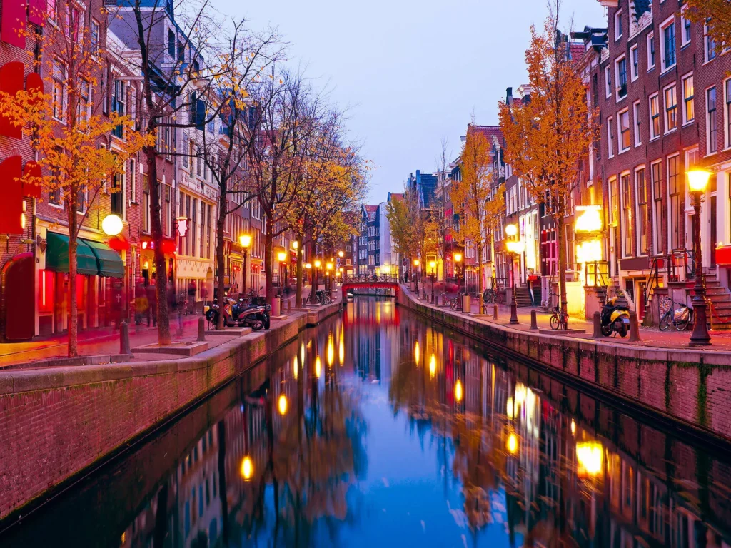 Exploring Amsterdam’s Red Light District: What to Know Before You Go