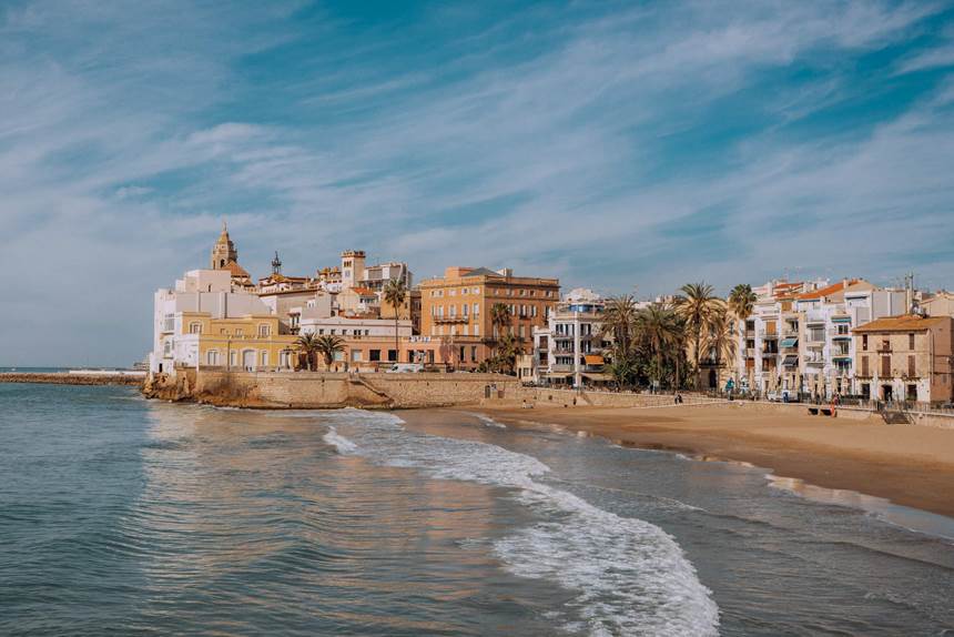 Barcelona Car-Free Getaways: Five Best Rail and Bus Adventures from Catalonia