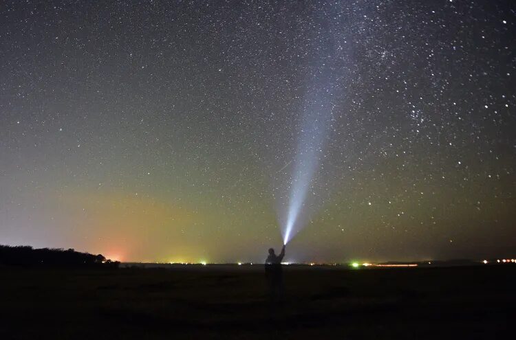 Orionid Meteor Shower 2025: Ultimate Guide to Viewing Halley’s Comet Debris