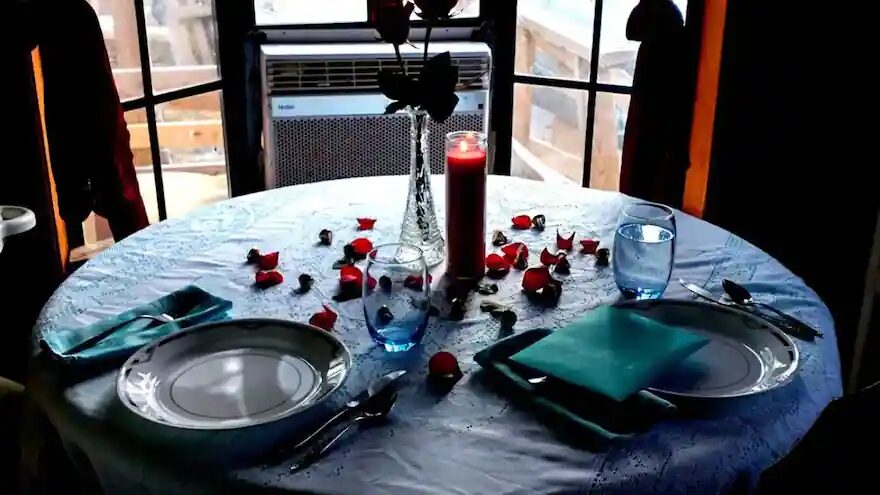 Circa 11 Launches All Strings Attached: Immersive Valentine’s Art and Dining Experience